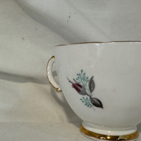 Vintage Delphine Tea Cup and Saucer Rose Pattern Rare 1940s - Picture 6 of 9